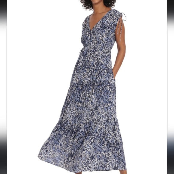 Maggy London Sloan Tiered Maxi Dress Abstract Swirt Print In White/Navy Size 10 - Picture 3 of 6